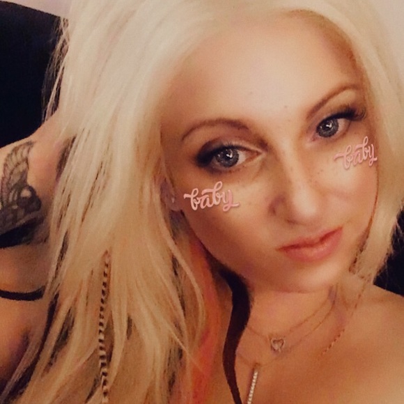 Meet your Posher, Kaitlin - Picture 1 of 1